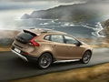 Jön a Volvo V40 Cross Country crossover