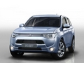 Mitsubishi Outlander Plug-in Hybrid EV Párizsban