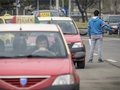Pénzbüntetéssel járhat az autóstopos felvétele Romániában