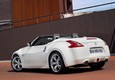 Nissan 370Z Coupe és Roadster még gazdagabb felszereltséggel