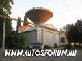 Víztorony alatt