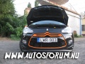 Elölről nyitott motorháztetővel