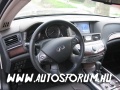Infiniti műszerfal, automata váltó