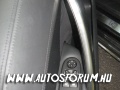 Kezelőgombok az ajtóban
