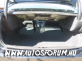 Utastérrel összenyitható csomagtér