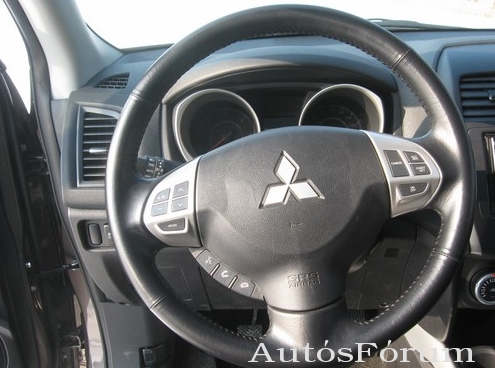 mitsubishi-asx-kormany