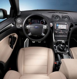 ford-mondeo-titanium-luxury-muszerfal