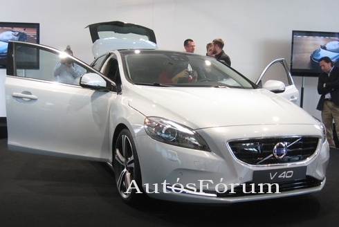 uj-volvo-v40