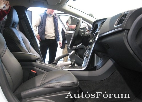 volvo-v40-muszerfal
