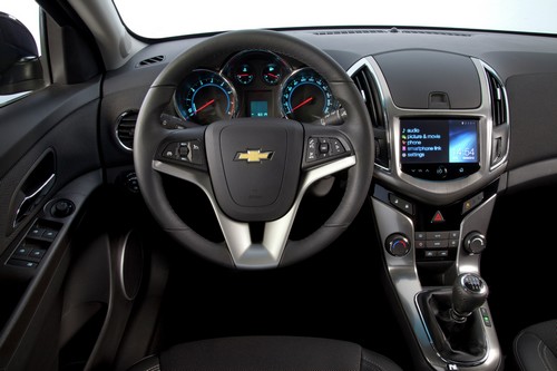 chevrolet-cruze-muszerfal