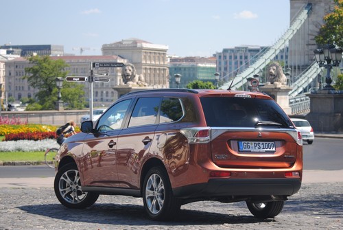 uj-mitsubishi-outlander