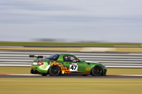 mazda-mx-5-gt4-versenyauto