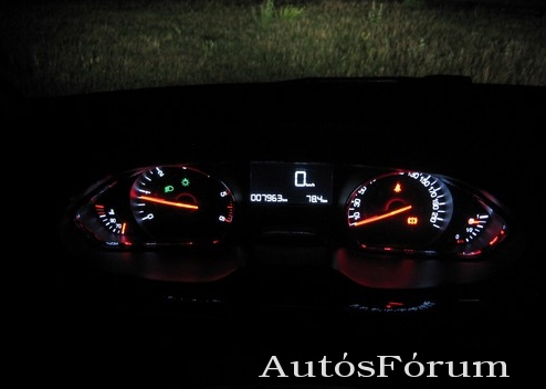 peugeot-208-muszerfalvilagitas