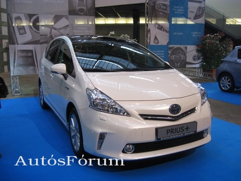 toyota-prius-plusz-uj