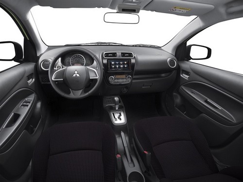 mitsubishi-mirage-muszerfal