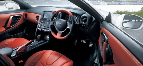 nissan-gt-r-muszerfal