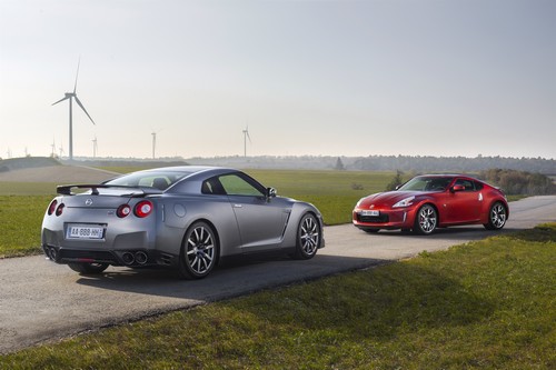 nissan-gt-r-nissan-370z