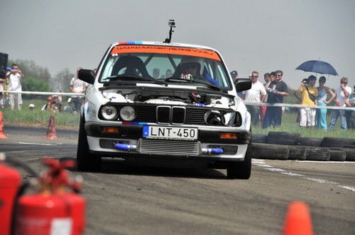 bmw-e30-gymkhana