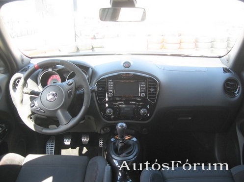 nissan-juke-nismo-muszerfal