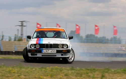 bmw-e30