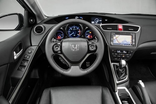 honda-civic-tourer-muszerfal