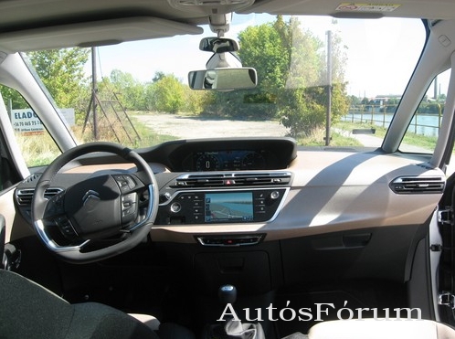 uj-citroen-c4-picasso-muszerfal