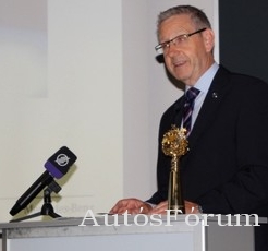 Thomas Geiger a Mercedes-Benz Manufacturing Hungary Kft. ügyvezető igazgatója Thomas Geiger Mercedes Kecskemet