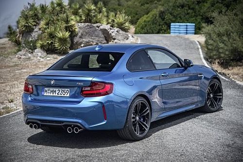 az-uj-bmw-m2-coupe-hat