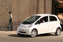 peugeot ion es a spanyol kiralyne