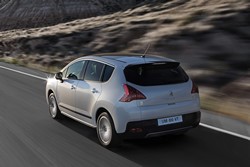 Peugeot 3008 hibrid terepjáró Peugeot 3008 hibrid terepjaro