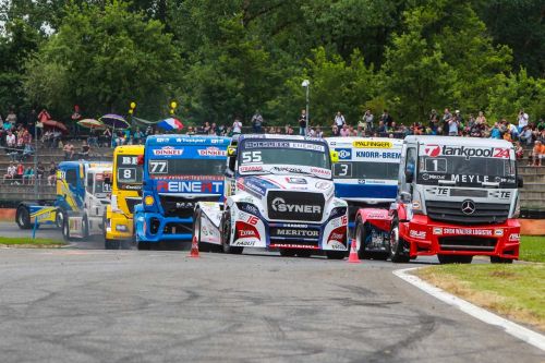 tankpool24-mercedes-truckracing-kiss-13