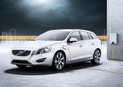 Hibrid Volvo V60 töltése hibrid volvo V60 toltese