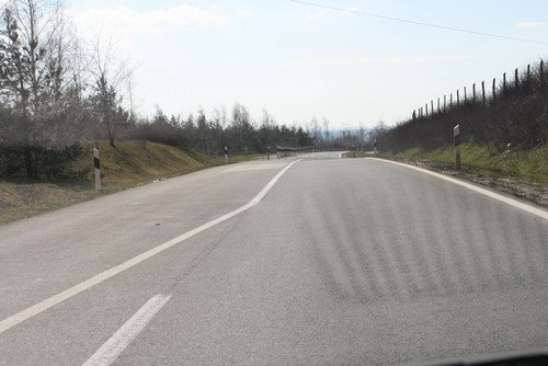 A hatvanas tábla után látható fémszerkezet vonalától elénk táruló kép