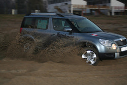 Tereprendező SUV