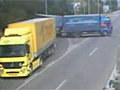 Eltévedt kamionosok - Hogyan ne forduljunk meg autópályán kamionnal!