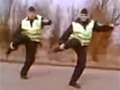 Magyar rendőrök vezetnek vicces video - Összetört rendőrautók, rendőrségi karambolok. Magyar rendőrök vezetnek vicces video